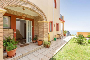 Casa Familiar con Piscina Frente al Mar